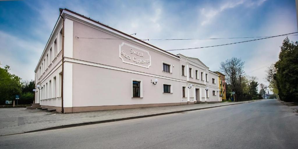 切霍维采-杰济采 Stara Cynkownia酒店 外观 照片
